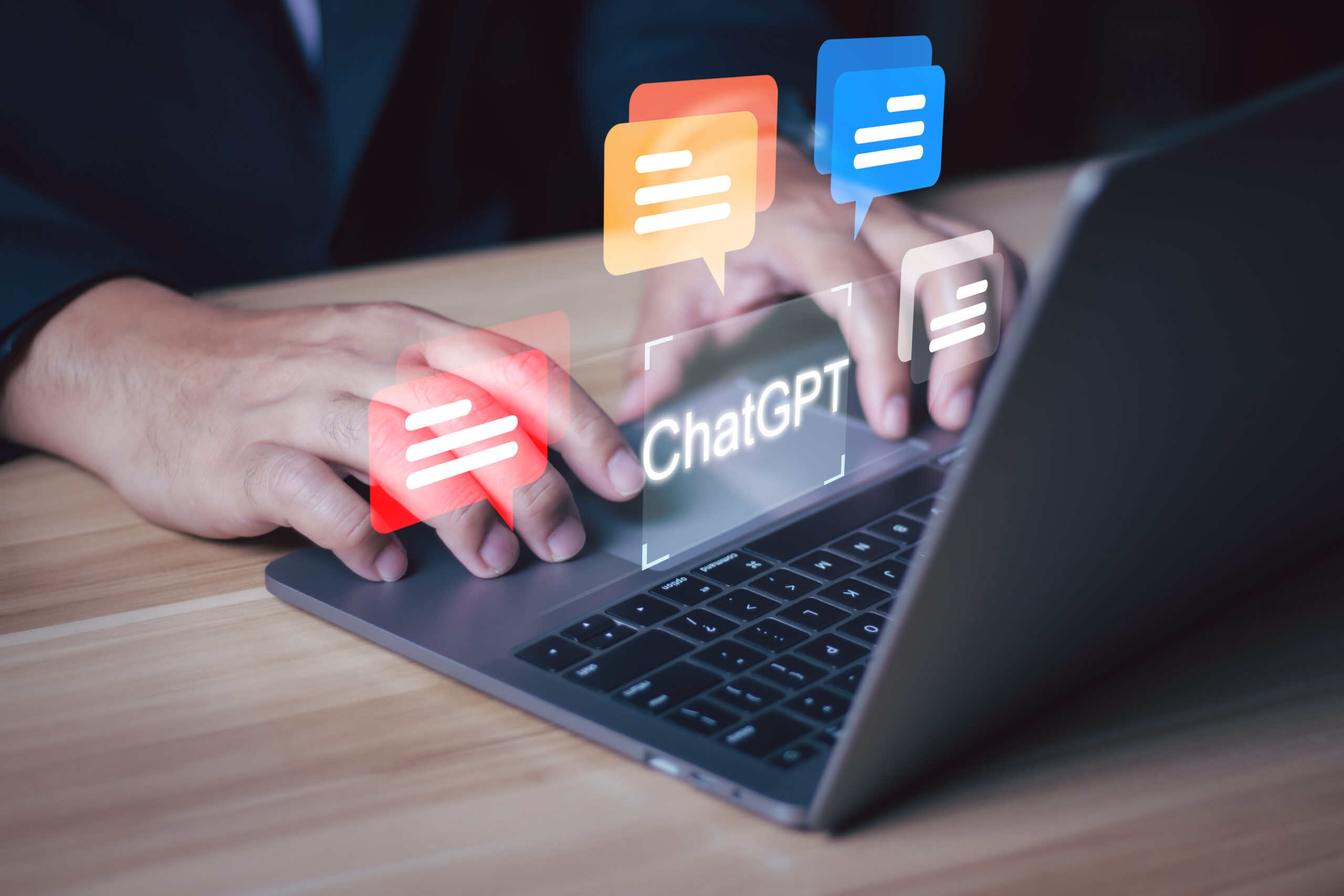 Dirigeant de PME utilisant ChatGPT pour automatiser sa communication et gagner du temps.